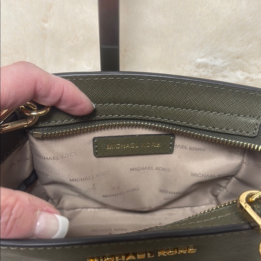 Michael Kors Green mini cross body Bag with Adjustable Strap - Picture 9 of 15